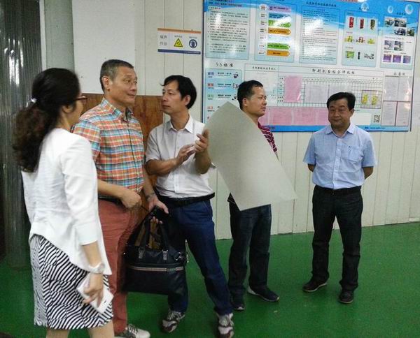 參觀3.jpg 參觀3.jpg